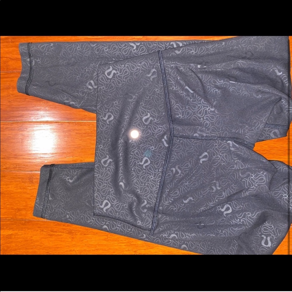 Lululemon align pant size 6 black emboss reflective logo